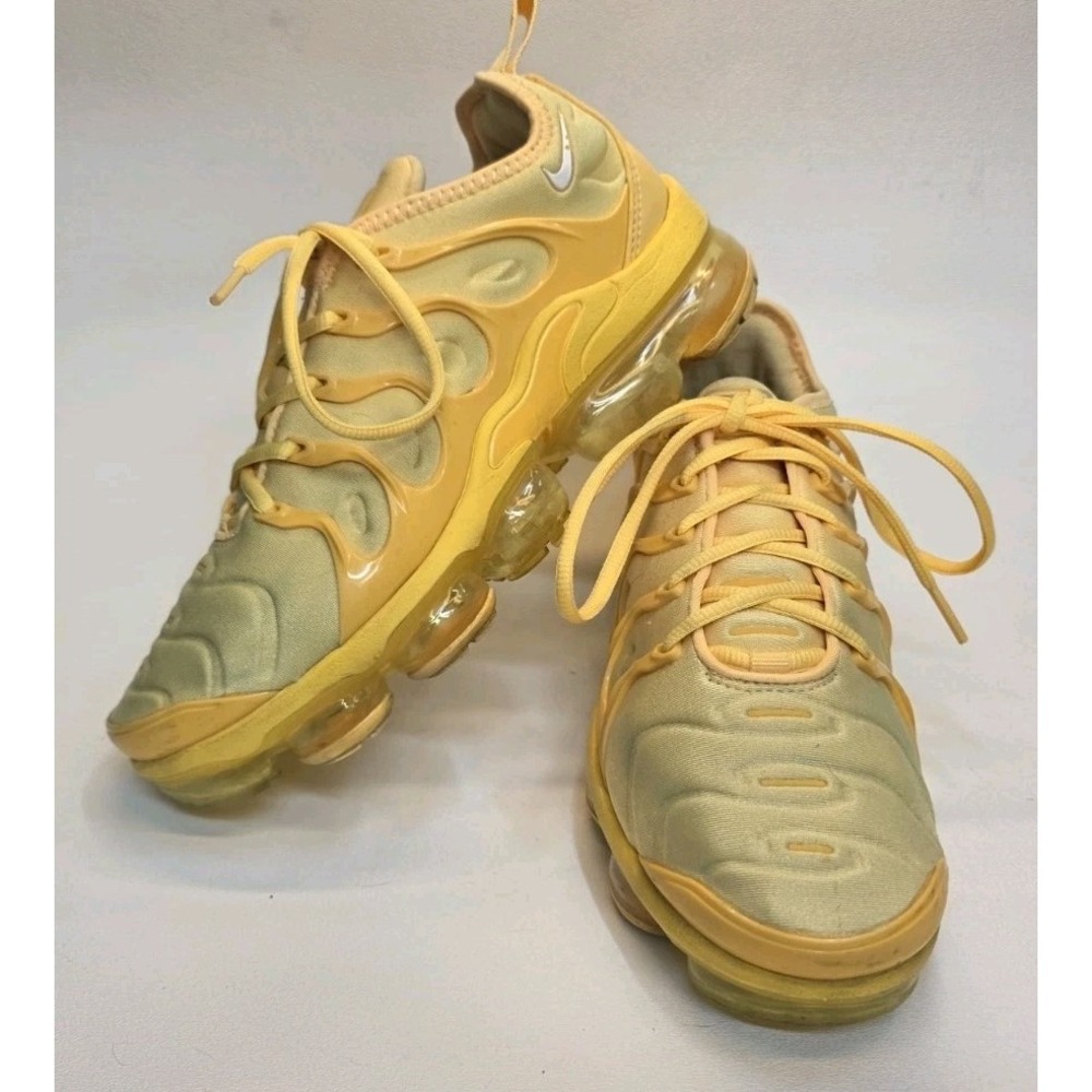 Women's Size 7.5 Nike Air VaporMax Plus 'Yolk' Running Sneakers